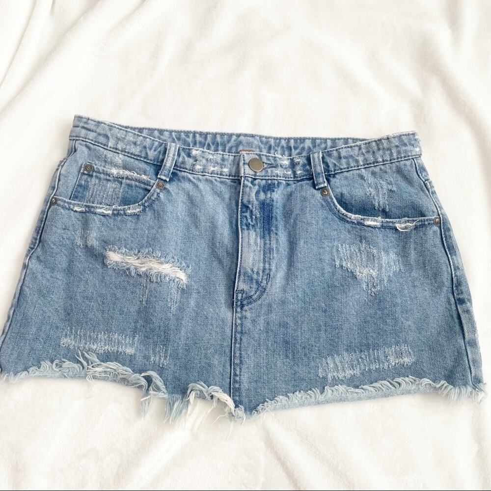 Free People denim ripped mini skirt frayed distressed size 8